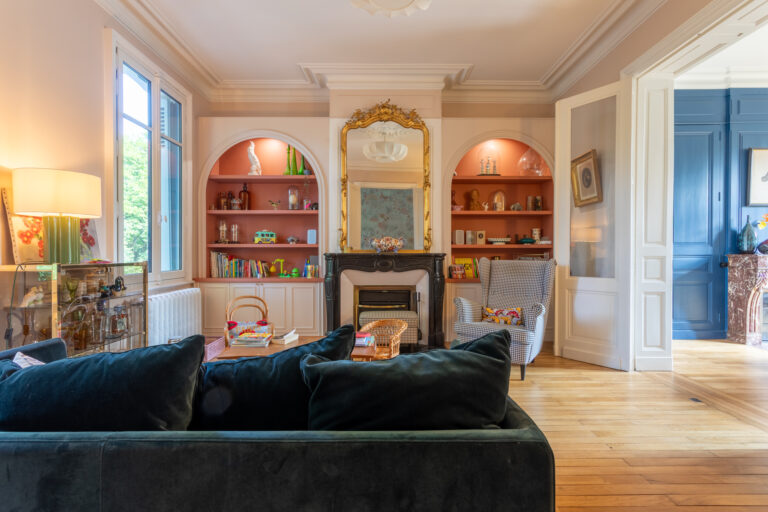 Rénovation intégrale hôtel particulier tourangeau Tours Adhoc Wood demeure patrimoine somptueuse matériau de qualité Indre et Loire travaux haut de gamme architecte 37 taille de pierre menuiserie bois
